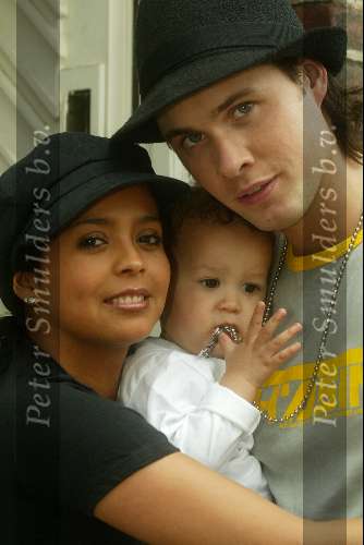 Venlo 28 April 2004
Django Titulaer samen met mama Irene Titulaer
De vriendin en zoontje van Boris Idols