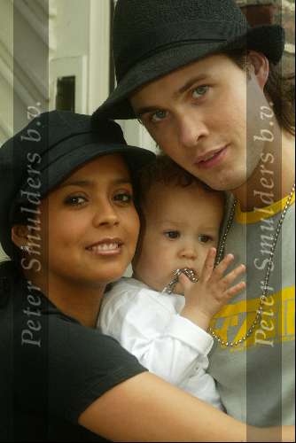 Venlo 28 April 2004
Django Titulaer samen met mama Irene Titulaer
De vriendin en zoontje van Boris Idols