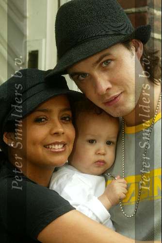 Venlo 28 April 2004
Django Titulaer samen met mama Irene Titulaer
De vriendin en zoontje van Boris Idols