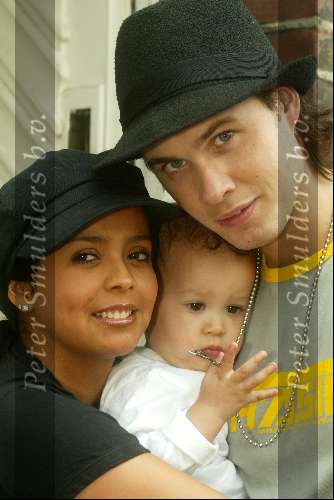 Venlo 28 April 2004
Django Titulaer samen met mama Irene Titulaer
De vriendin en zoontje van Boris Idols