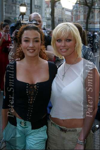 Amsterdam 16 april 2003
premiere van god los.
katja schuurman met bridget maasland