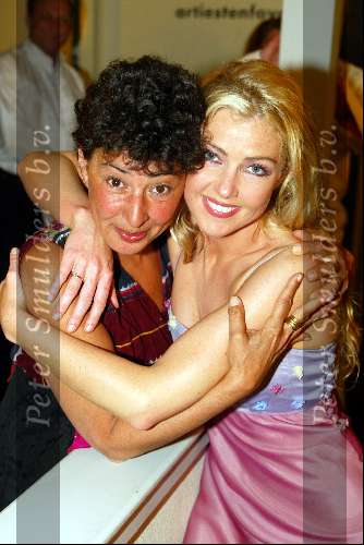 Amsterdam 28 april 2003
optredens voor warchild.
heddy lester en brigitte nijman