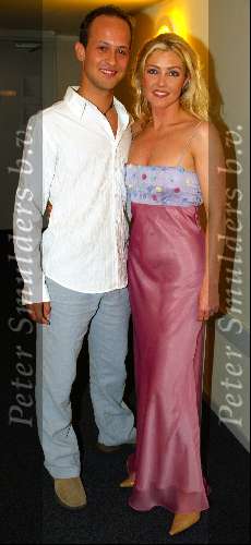 Amsterdam 28 april 2003
optredens voor warchild.
Hein Gerrits en brigitte nijman