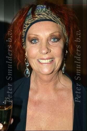 Scheveningen 4 april 2004
Premiere Lion King in Kurhaus.
Carrie Tefsen met man