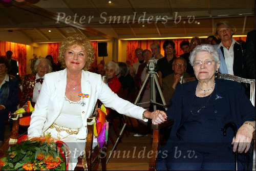 Soestduinen 26 april 2003
connie vink krijgt koninklijke onderscheiding