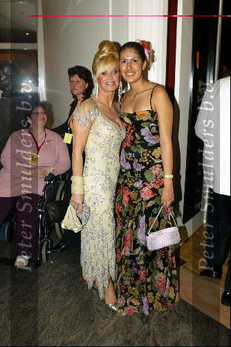 Scheveningen 4 april 2004
Premiere Lion King in Kurhaus.
Connie Breukhoven met dochter Shanne
Peter Smulders bv