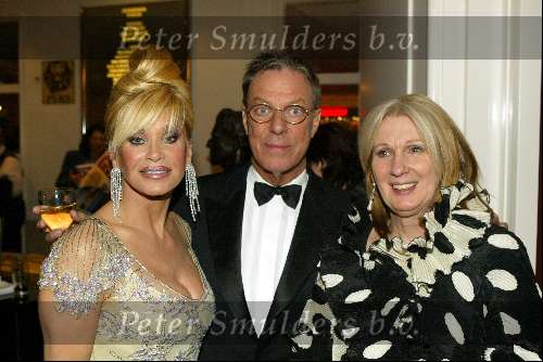 Scheveningen 4 april 2004
Premiere Lion King in Kurhaus.
Connie Breukhoven met Frans Molenaar