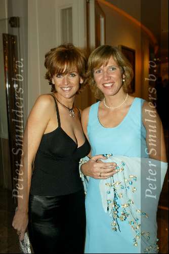 Scheveningen 4 april 2004
Premiere Lion King in Kurhaus.
Daphne Deckers met een vriendin