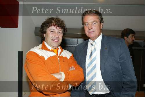 Amsterdam 19 april 2004
Premiere in Oranje in Amsterdam Arena.
David Endt en Hennie Cruyff    Henny Cruyff
