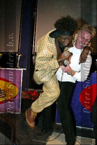 Amsterdam 10 april 2004
Presentatie boek Johnny Hoes in Heineken Music Hal.
Dario en Def Rhymz