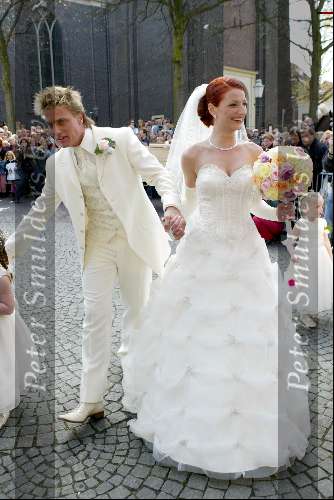 Vlaardingen 20 april 2004
Winston Post en Denise v Rijswijk trouwen op stadhuis Vlaardingen.