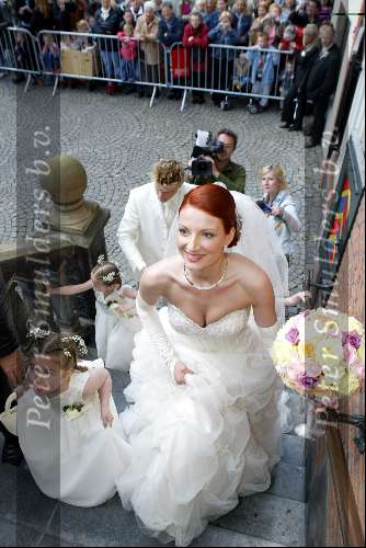 Vlaardingen 20 april 2004
Winston Post en Denise v Rijswijk trouwen op stadhuis Vlaardingen.