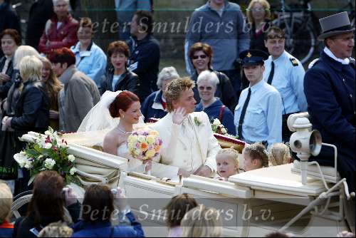 Vlaardingen 20 april 2004
Winston Post en Denise v Rijswijk trouwen op stadhuis Vlaardingen.