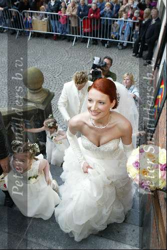 Vlaardingen 20 april 2004
Winston Post en Denise v Rijswijk trouwen op stadhuis Vlaardingen.