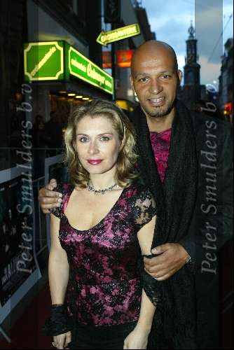 Amsterdam 6 april 2004
Premiere Alzheimer in Tuschinski.
Elle v Rijn met man