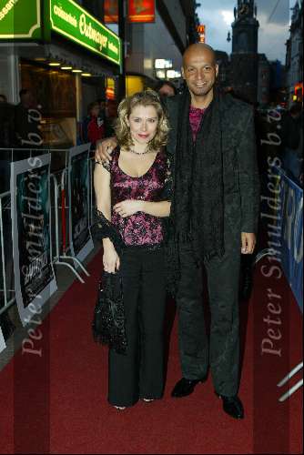 Amsterdam 6 april 2004
Premiere Alzheimer in Tuschinski.
Elle v Rijn met man