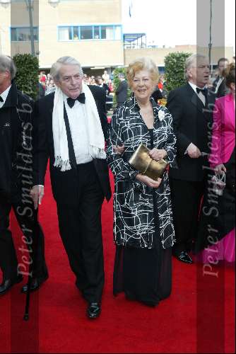 Scheveningen 4 april 2004
Premiere Lion King in Kurhaus.
Ellen Vogel met man