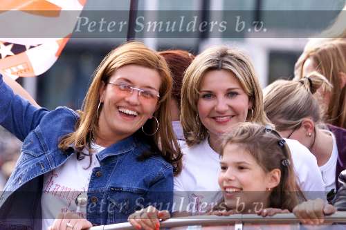 Eindhoven 6 mei 2001
PSV-Heerenveen 3-0
Vriendin kezman(links) en de vrouw van Ernest faber
