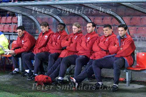 Eindhoven, kompetitie seizoen 2000/2001
PSV-RBC , eindstand
doelpunten: 3x Kezman, Arnold Bruggink,e.d. Cas
Reservebank PSV met v.l.n.r.: Patrick lodewijks, Theo Lucius,  Aric Addo, Bjorn v d Doelen, Jurgen Dirkx, Wilfred Bouma en Ernest Faber