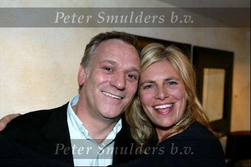 Blaricum 15 april 2004
Rene Froger geeft concert in zijn eigen huis.
Frank Wisse met de vrouw van  een vriend van hem