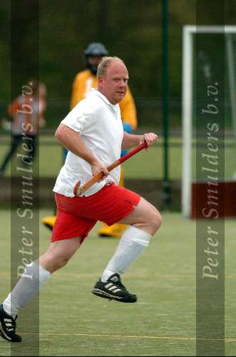 Haarlem 18 april 2004
Gerrit van Big Diet aan het hokeyen.