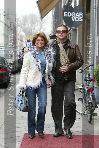 Amsterdam 2 april 2004
Gordon en Christine Kroonenberg op pc hooftstraat