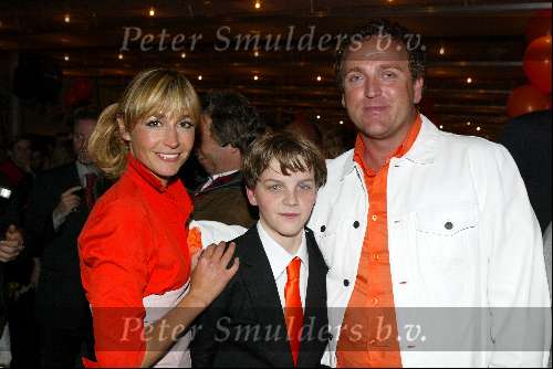 Amsterdam 19 april 2004
Premiere in Oranje in Amsterdam Arena.
Gordon en Wendy v Dijk