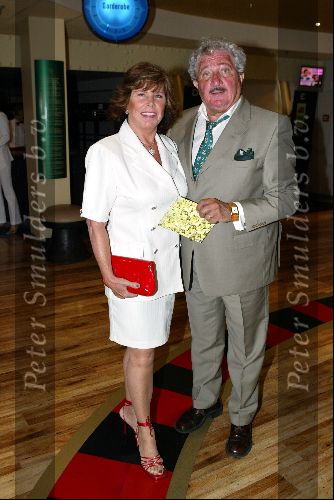 Scheveningen 27 april 2004
Lunch in het holland casino in scheveningen .
Hans Boskamp met vrouw Tine