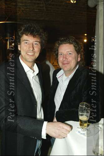 Blaricum 15 april 2004
Rene Froger geeft concert in zijn eigen huis.
Marc Klein Essink en Henkjan Smits