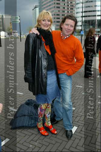 Amsterdam 19 april 2004
Premiere in Oranje in de Amsterdam Arena.
Henkjan Smits met vrouw
