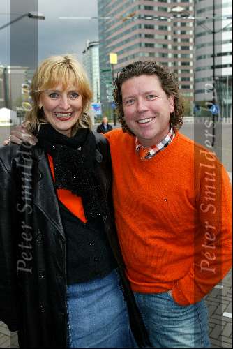 Amsterdam 19 april 2004
Premiere in Oranje in de Amsterdam Arena.
Henkjan Smits met vrouw