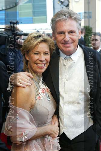 Scheveningen 4 april 2004
Premiere Lion King in Kurhaus.
Henny Huisman met vrouw