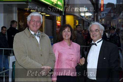Amsterdam 6 april 2004
Premiere Alzheimer in Tuschinski.
Huib Boermans met vrouw en Joop Daalmeijer