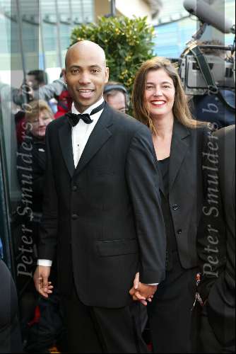Scheveningen 4 april 2004
Premiere Lion King in Kurhaus.
Humberto Tan met vriendin