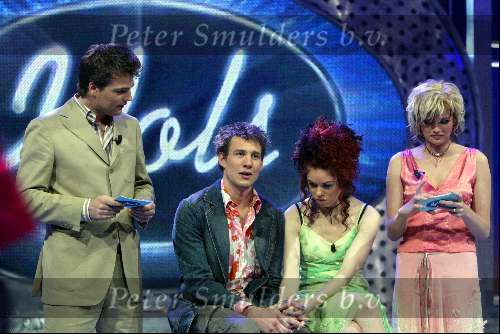 Hilversum 3 april 2004
Finale Idols in studio 22.
Tooske Breugem met Reinout Oerlemans en Eric  Idols en Irma Idols
