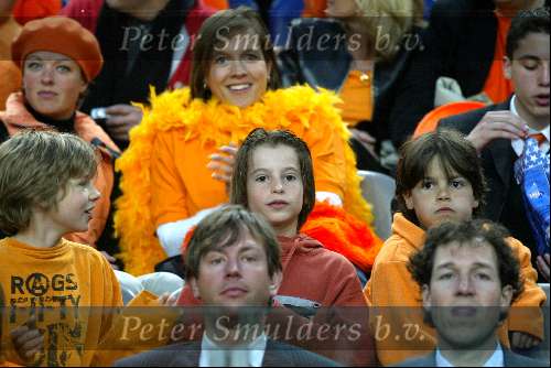 Amsterdam 19 april 2004
Premiere in Oranje in de Amsterdam Arena.
Kinderen Ivo Niehe