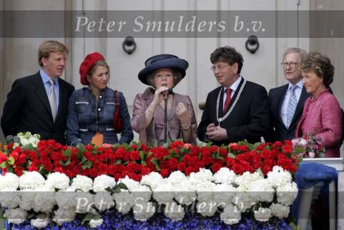 Warffum 30 april 2004
Koninginnedag 2004 in Warffum (Groningen)
Prins Willem Alexander Maxima Koningin Beatrix Pieter v Vollenhoven Prinses Marriet en Jacques Wallage