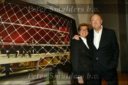Amsterdam 21 april 2004
Presentatie nieuwe Joop v d Ende Theater in Amsterdam.
Joop v d Ende met zijn vrouw Janine v d Ende