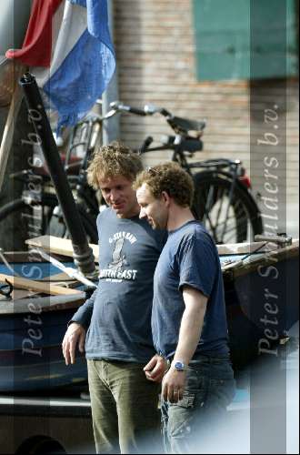 Amsterdam 12 april 2004
Jeroen Pauw en Daphne Bunskoek op woonboot.