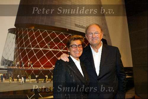 Amsterdam 21 april 2004
Presentatie nieuwe Joop v d Ende Theater in Amsterdam.
Joop v d Ende metzijn vrouw Janine v d Ende