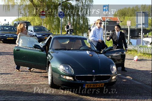 Ouderkerk aan de Ijssel 24 april 2004
Opening Klein Paardenburg in Ouderkerk aan de Amstel.
Georgina Verbaan en Jort Kelder met Maserati