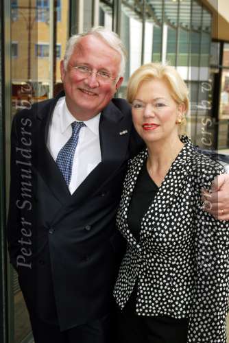 Scheveningen 29 april 2004
65e verjaardag van Pieter v Vollenhoven in het circustheater.
Karel van Dodewaerd met vrouw