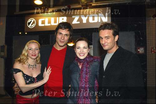 Amsterdam 9april 2004
Adrienne Frantz (Bolt and Beautiful) in disco samen met Kenan Raven en Robin Rienstra