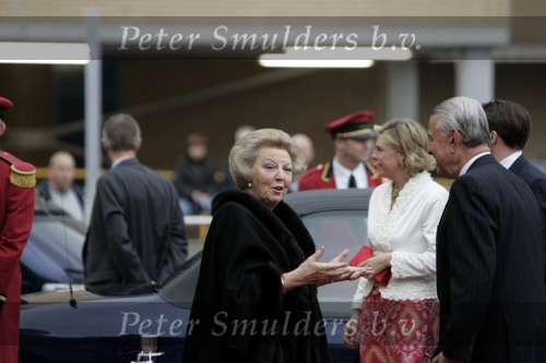 Scheveningen 29 april 2004
65e verjaardag van Pieter v Vollenhoven in het circustheater.
Koningin Beatrix