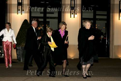 Scheveningen 29 april 2004
65e verjaardag van Pieter v Vollenhoven in het circustheater.
 Prinses Christina met Prinses Irene en Koningin Beatrix