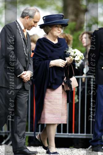 Groningen 30 april 2004
Koninginnedag 2004 in Warffum (Groningen)
Koningin Beatrix