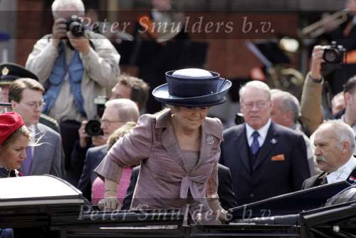 Groningen 30 april 2004
Koninginnedag 2004 in Warffum (Groningen)
Koningin Beatrix in koets