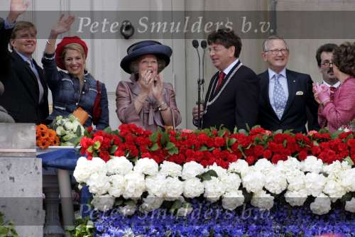 Warffum 30 april 2004
Koninginnedag 2004 in Warffum (Groningen)
Prins Willem Alexander Maxima Koningin Beatrix Pieter v Vollenhoven Prinses Marriet en Jacques Wallage