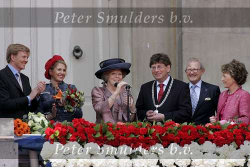 Warffum 30 april 2004
Koninginnedag 2004 in Warffum (Groningen)
Prins Willem Alexander Maxima Koningin Beatrix Pieter v Vollenhoven Prinses Marriet en Jacques Wallage