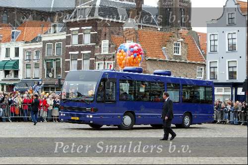 Delft 24 april 2004
Trouwen Prins Friso en Mabel Wisse Smit in stadhuis Delft.
koninklijke bus